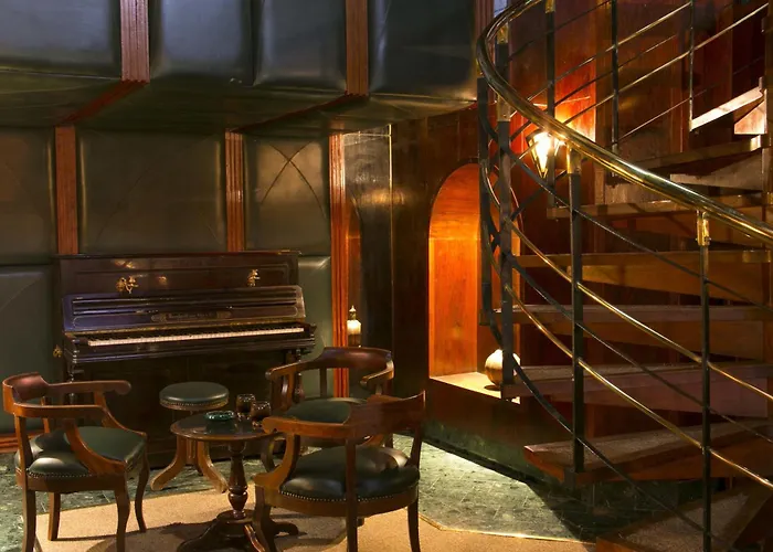 4 star hotel: Nassim Hotel